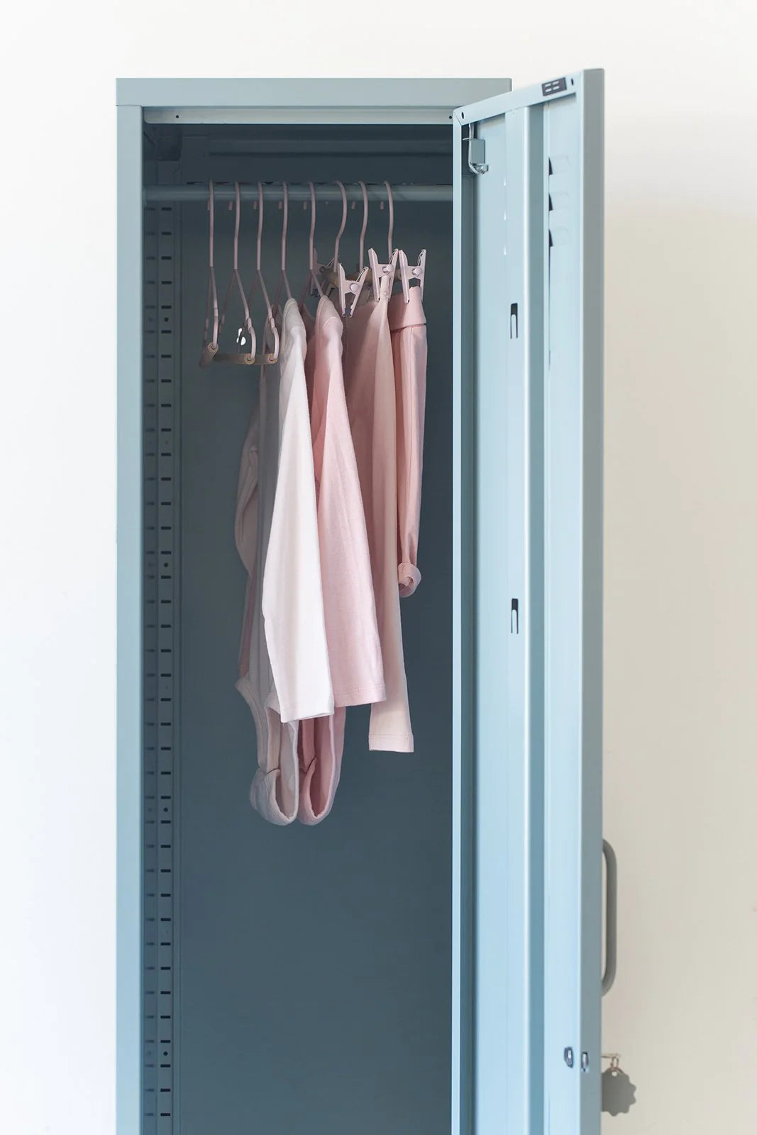Load image into Gallery viewer, Kids Top Hangers in Blush
