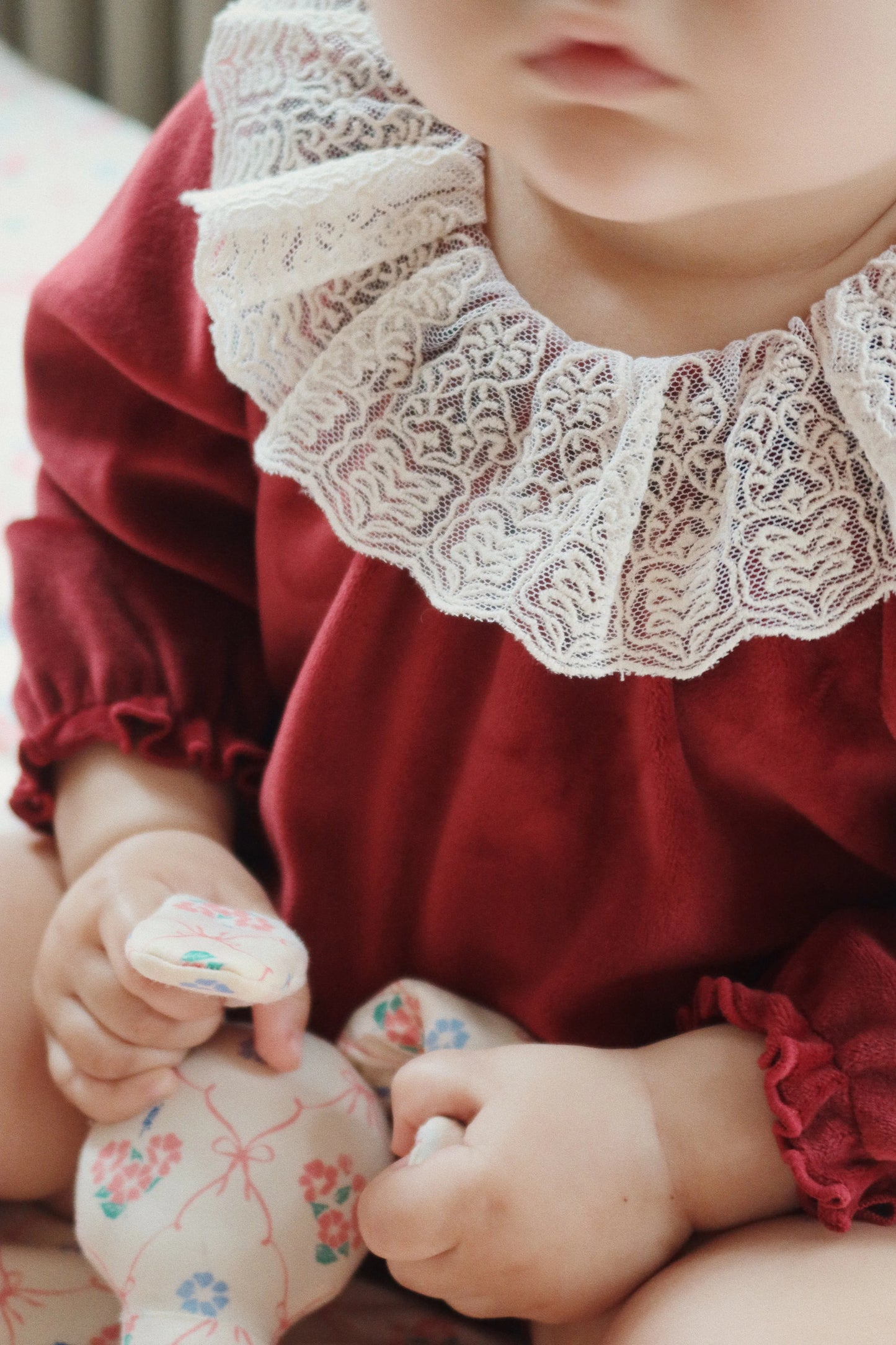 Red Dahlia Venola Bubble